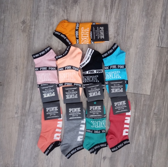 🎄Victoria's Secret socks 9 pair 35.00🎁 - Picture 5 of 8